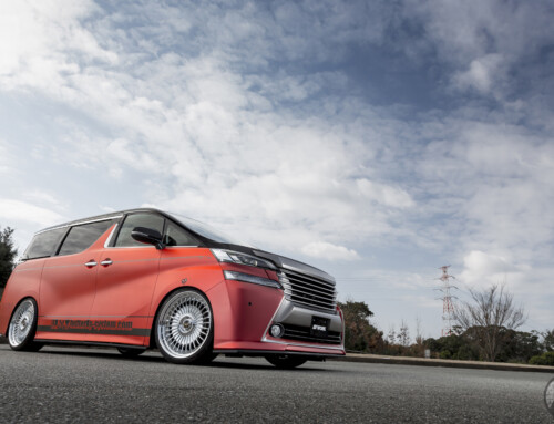 BUTTERFLY SYSTEM Toyota Vellfire on WORK Emitz in Chrome (C) Finish – Photo by WORK Wheels Japan